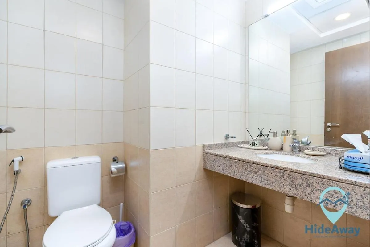 1Br Unique Design Sleeps 4 Jvc Central Dubai Apartment