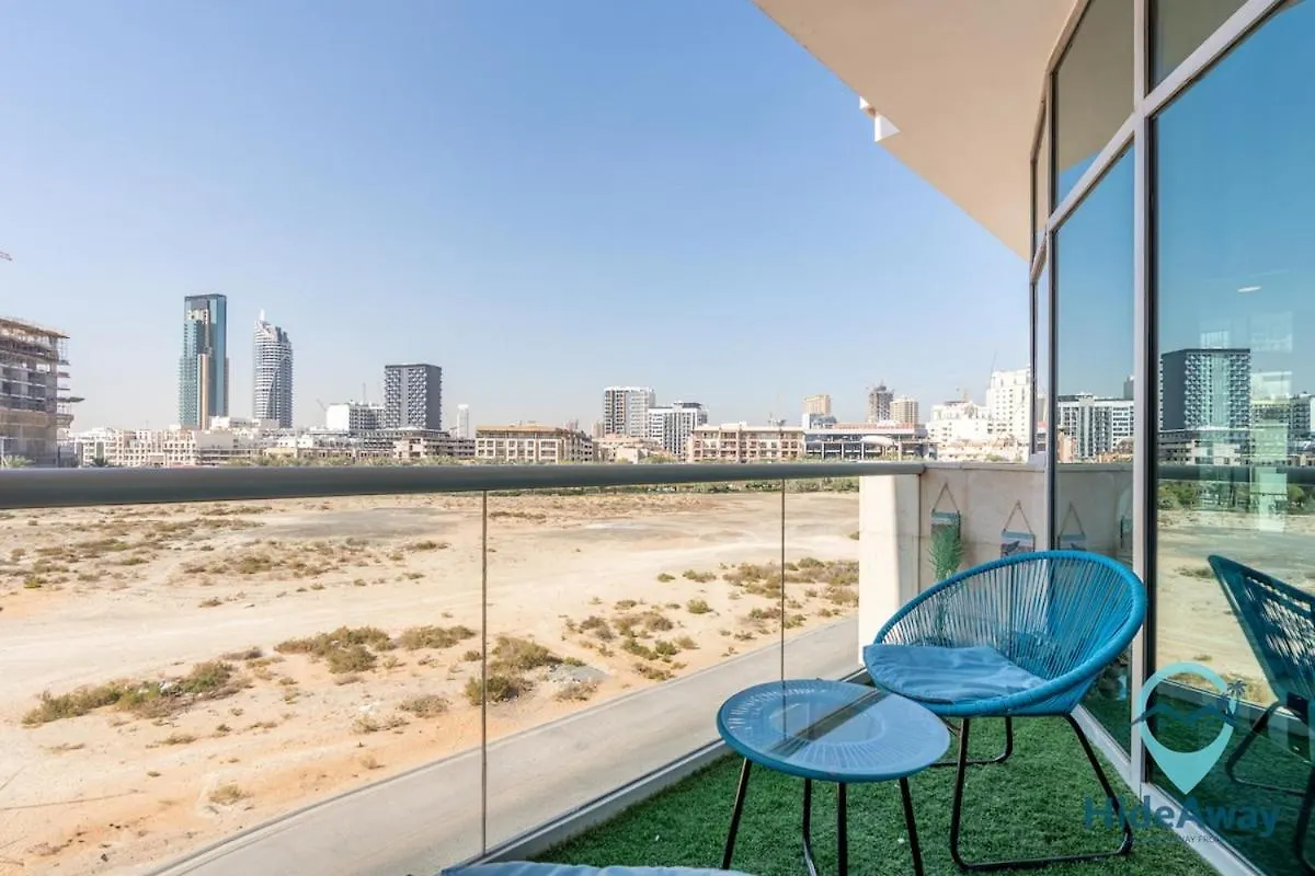 1Br Unique Design Sleeps 4 Jvc Central Dubai Apartment